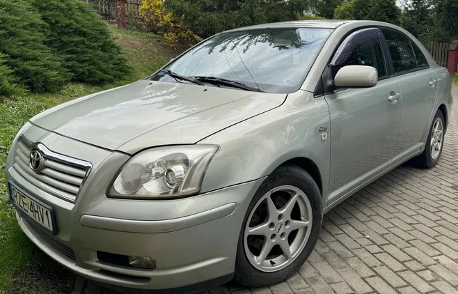 podkarpackie Toyota Avensis cena 7200 przebieg: 303000, rok produkcji 2003 z Lidzbark